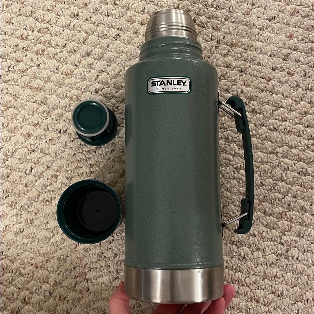Stanley Half Gallon Thermos Green 64 ounces - Picture 6 of 12
